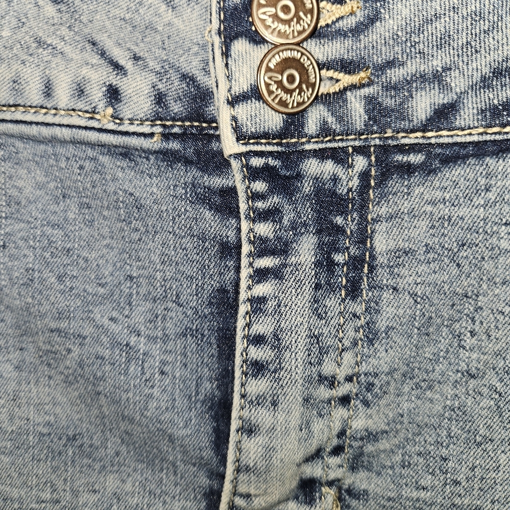 Copper Flash Womans Mid Rise Jean Shorts Size 16 - Picture 6 of 15